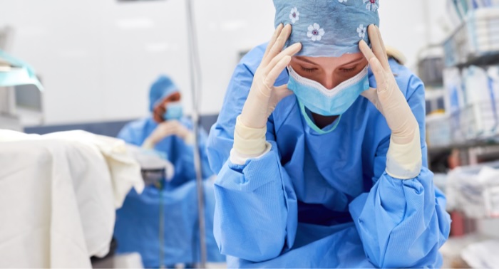 burnout medicos fisios masajistas